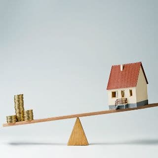 משרד האוצר: מחירי הדירות ירדו ב-1.4% בפברואר